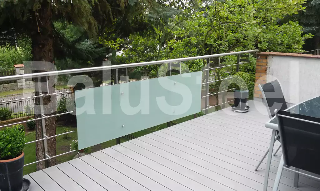 balustrady zewnętrzne, balustrady szklane, szklane zewnętrzne, balustrady ze szkła, balustrady zewnętrzne wykonane ze szkła, balustrady szklano stalowe