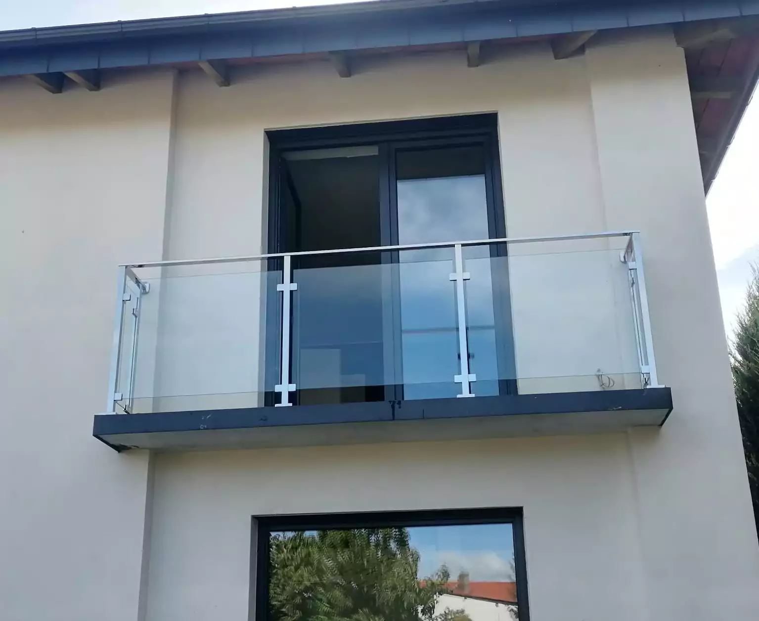 balustrady zewnętrzne, balustrady szklane, szklane zewnętrzne, balustrady ze szkła, balustrady zewnętrzne wykonane ze szkła, balustrady szklano stalowe