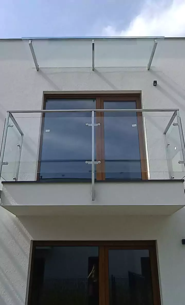 balustrady zewnętrzne, balustrady szklane, szklane zewnętrzne, balustrady ze szkła, balustrady zewnętrzne wykonane ze szkła, balustrady szklano stalowe