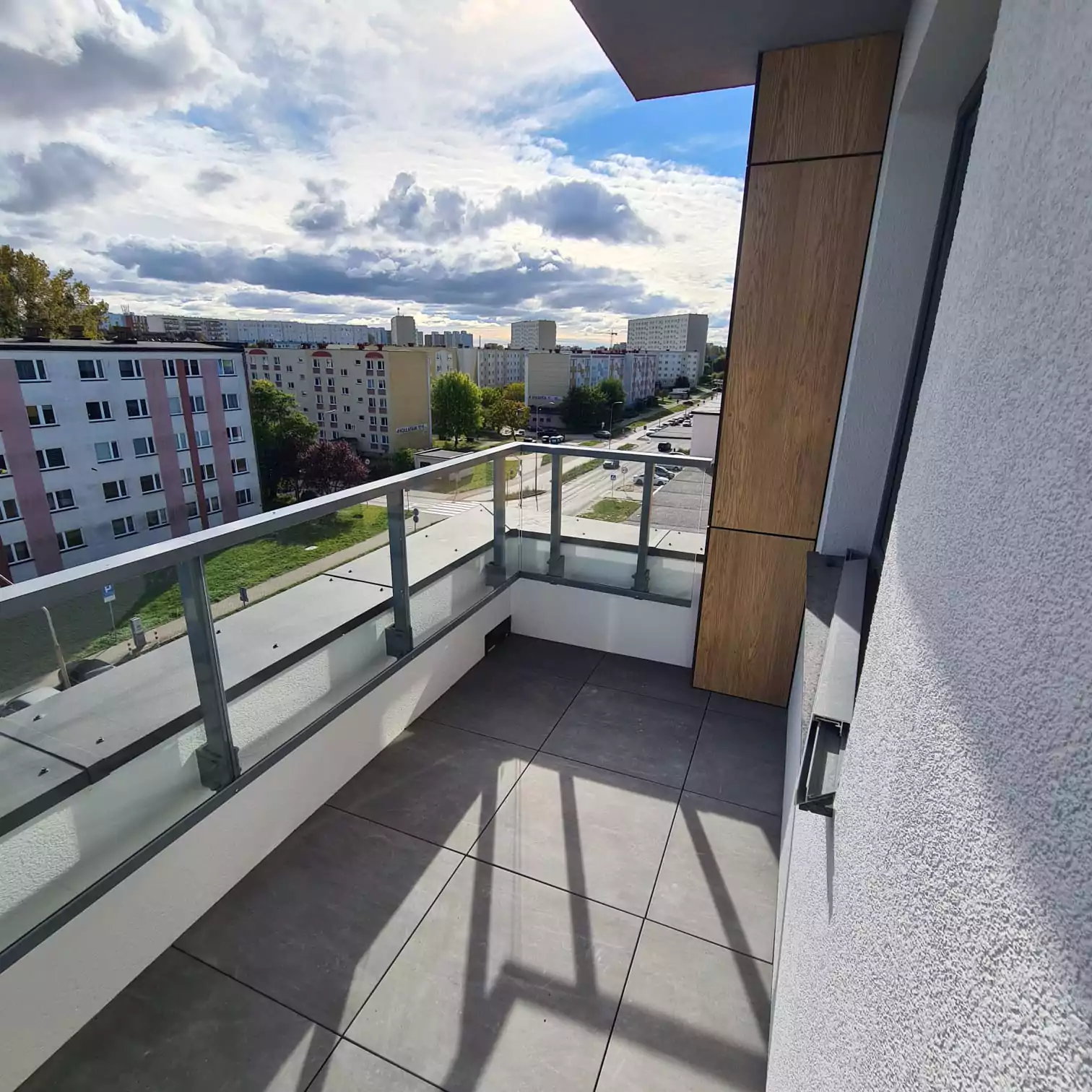 balustrady zewnętrzne, balustrady szklane, szklane zewnętrzne, balustrady ze szkła, balustrady zewnętrzne wykonane ze szkła, balustrady szklano stalowe