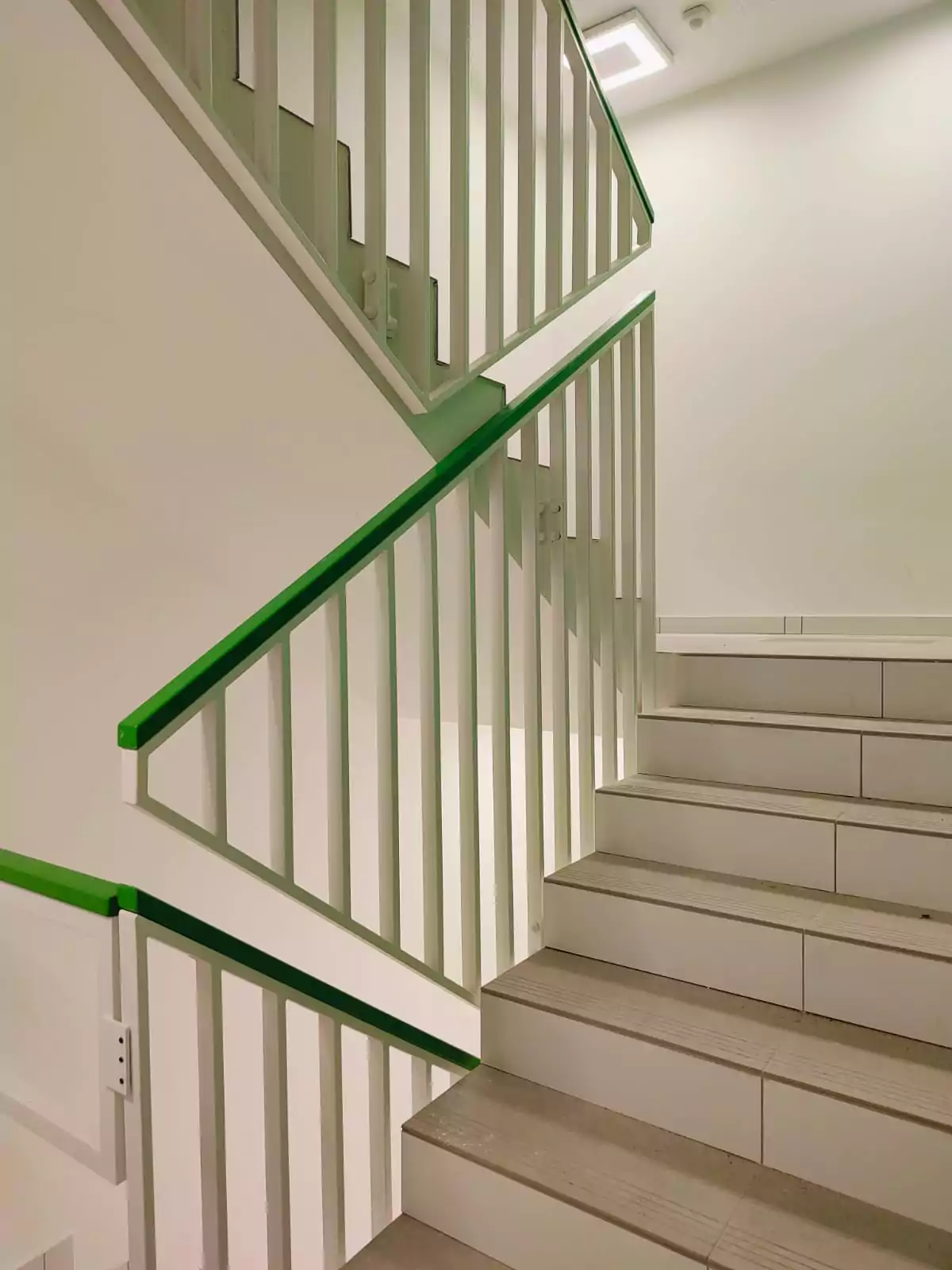 balustrada, balustrada schodowa, balustrada wewnętrzna, balustrada malowana, balustrada proszkowa, malowana proszkowo
