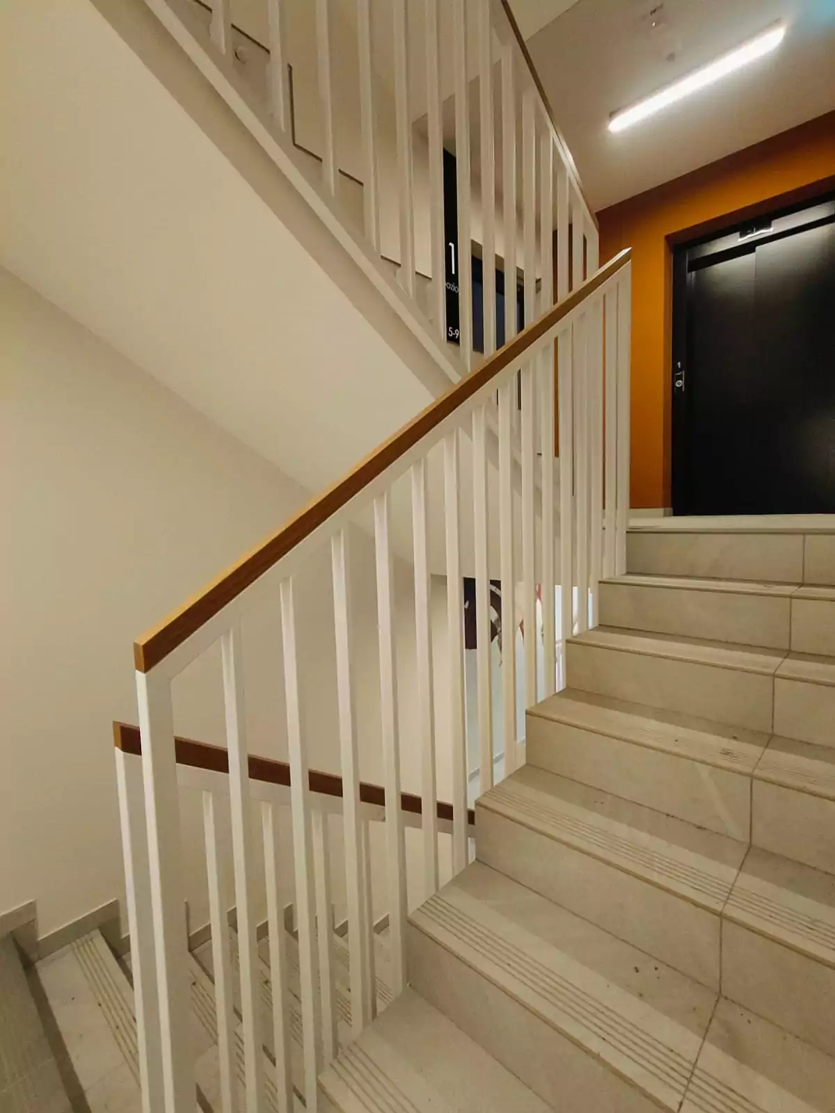 balustrada, balustrada schodowa, balustrada wewnętrzna, balustrada malowana, balustrada proszkowa, malowana proszkowo