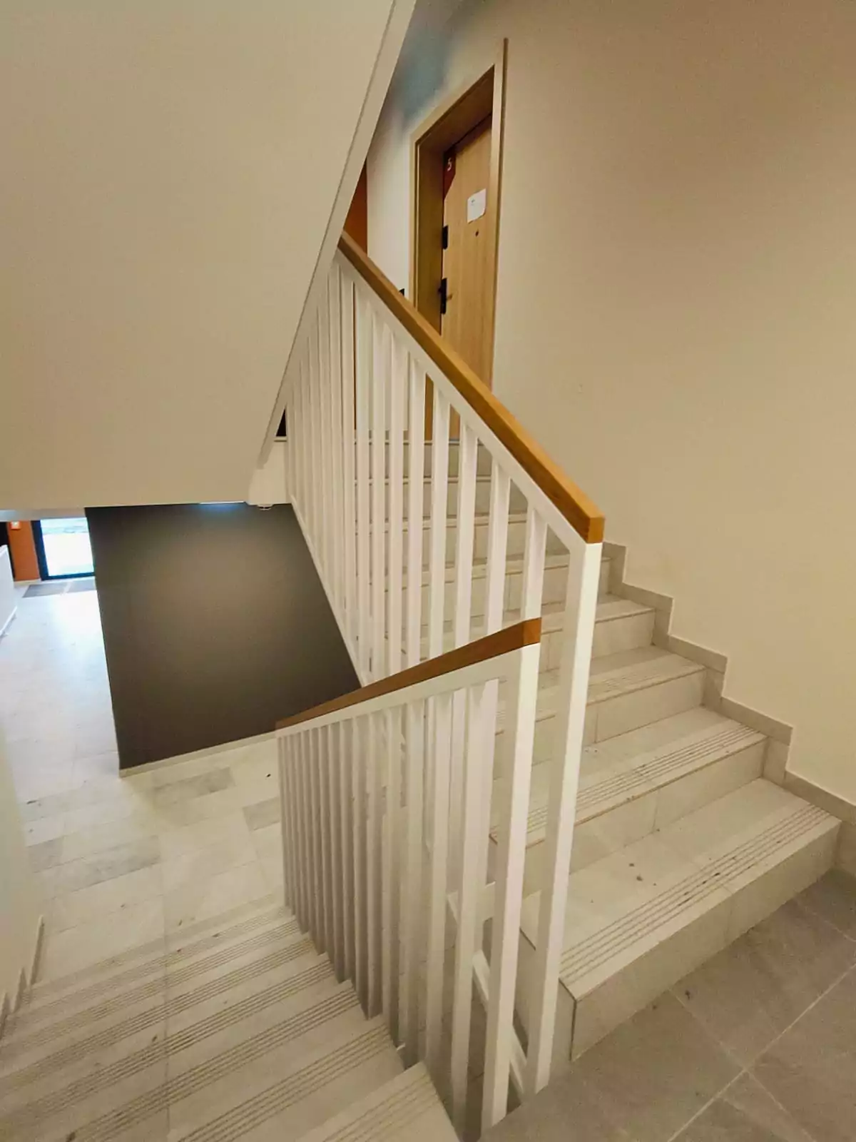 balustrada, balustrada schodowa, balustrada wewnętrzna, balustrada malowana, balustrada proszkowa, malowana proszkowo