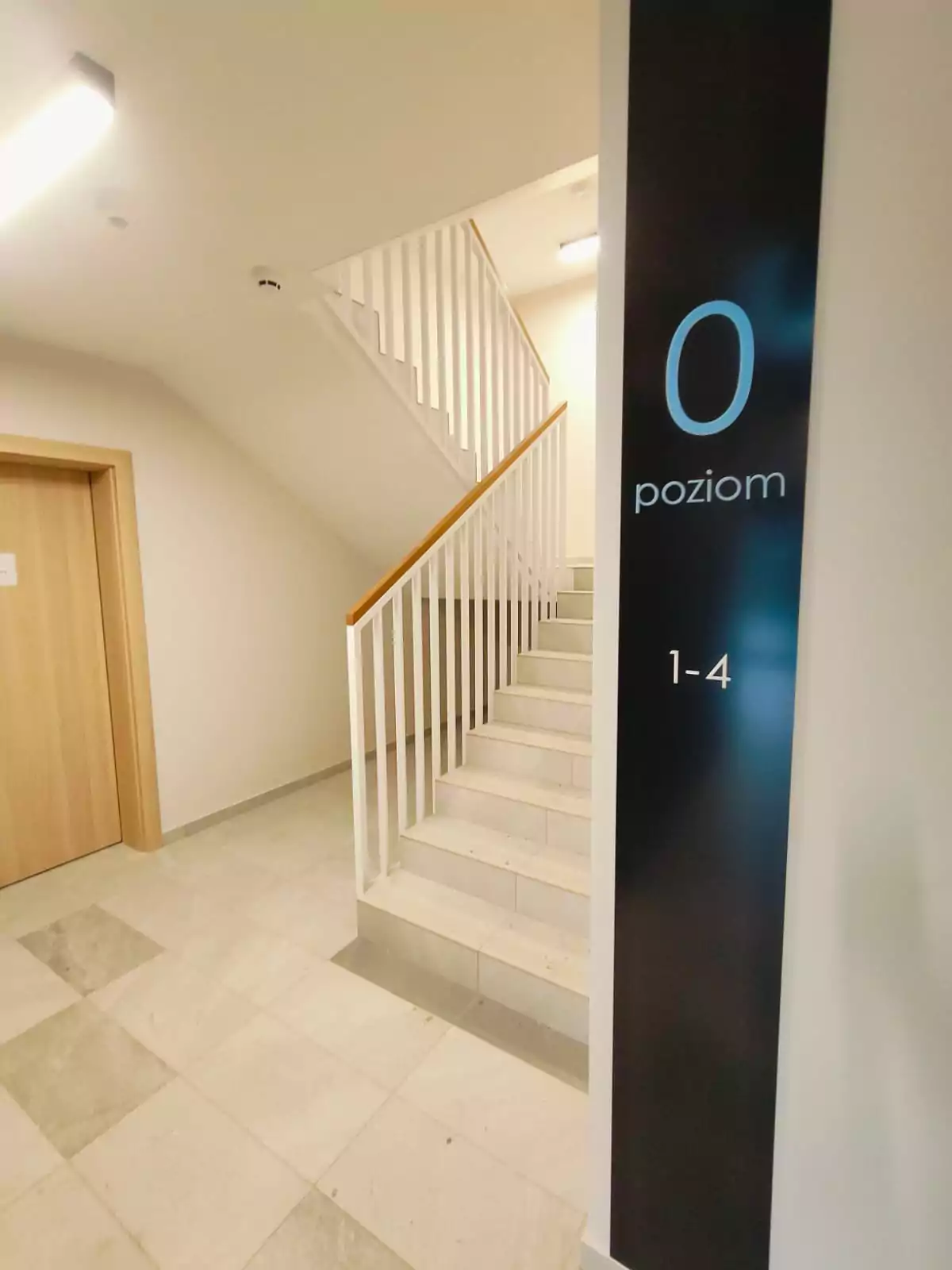 balustrada, balustrada schodowa, balustrada wewnętrzna, balustrada malowana, balustrada proszkowa, malowana proszkowo