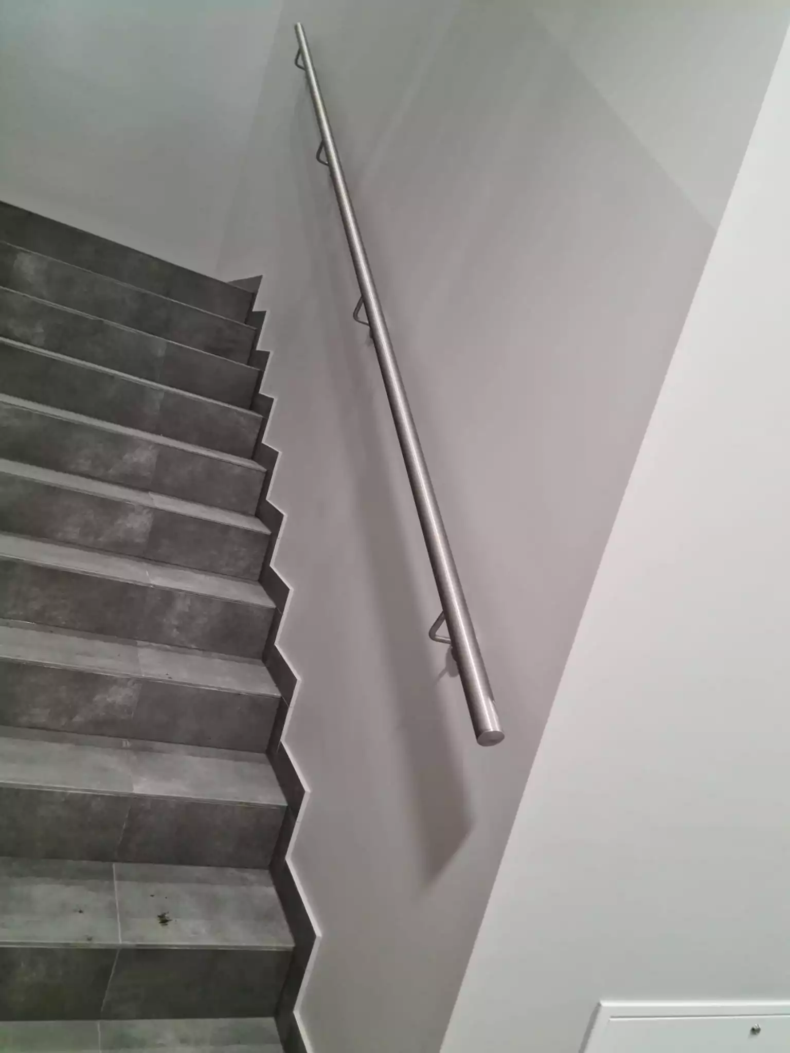 Pochwyt przyścienny