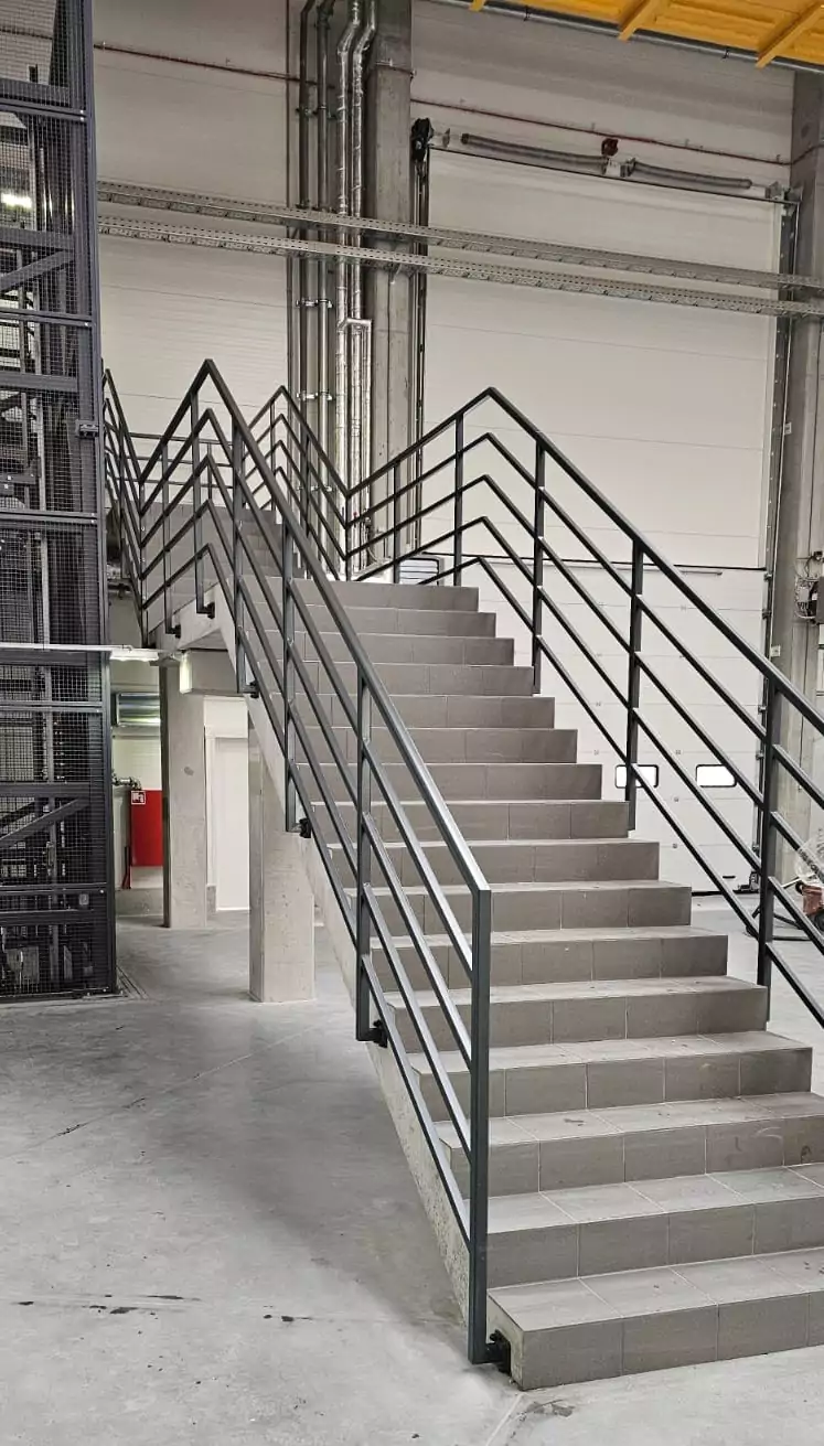 balustrada, balustrada schodowa, balustrada wewnętrzna, balustrada malowana, balustrada proszkowa, malowana proszkowo