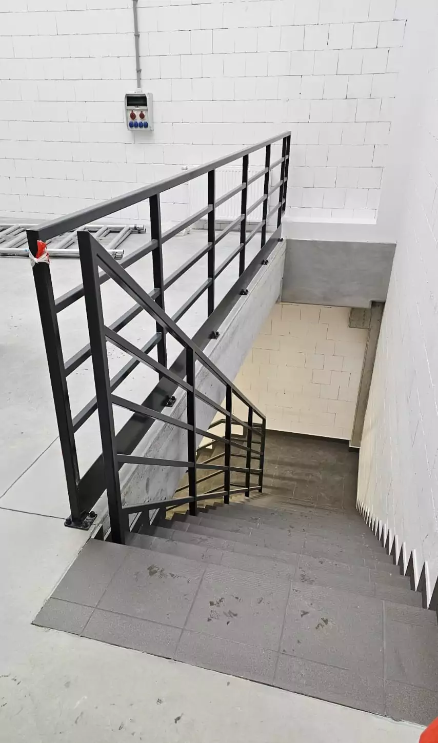 balustrada, balustrada schodowa, balustrada wewnętrzna, balustrada malowana, balustrada proszkowa, malowana proszkowo