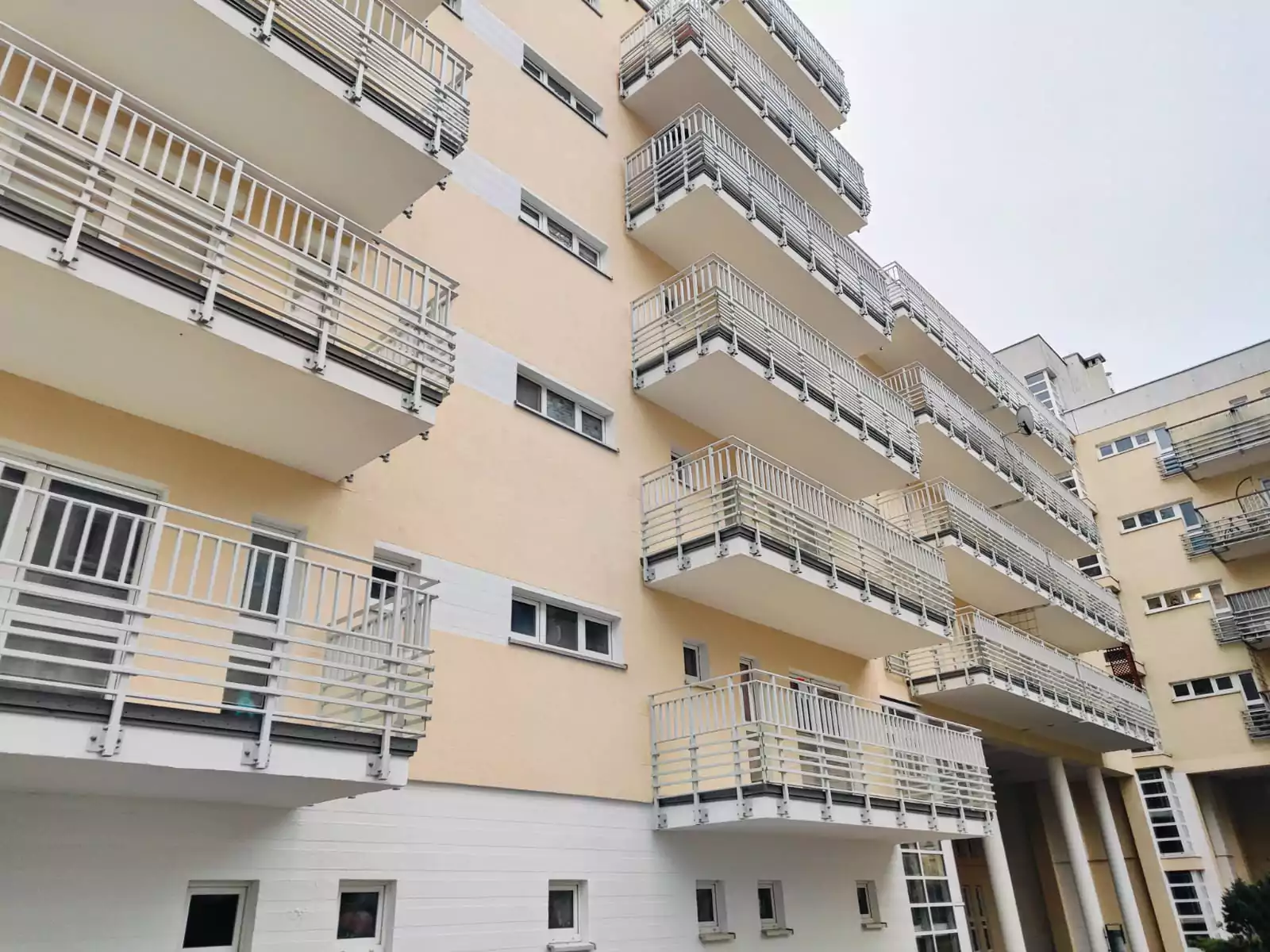 balustrada, balustrada schodowa, balustrada wewnętrzna, balustrada malowana, balustrada proszkowa, malowana proszkowo