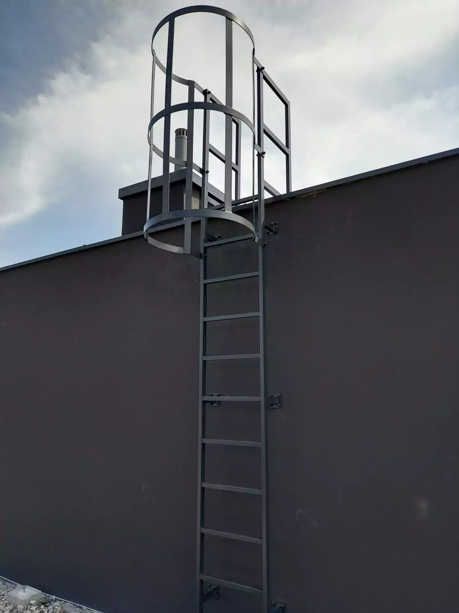 drabina wyłazowa, drabina stalowa, drabina metalowa