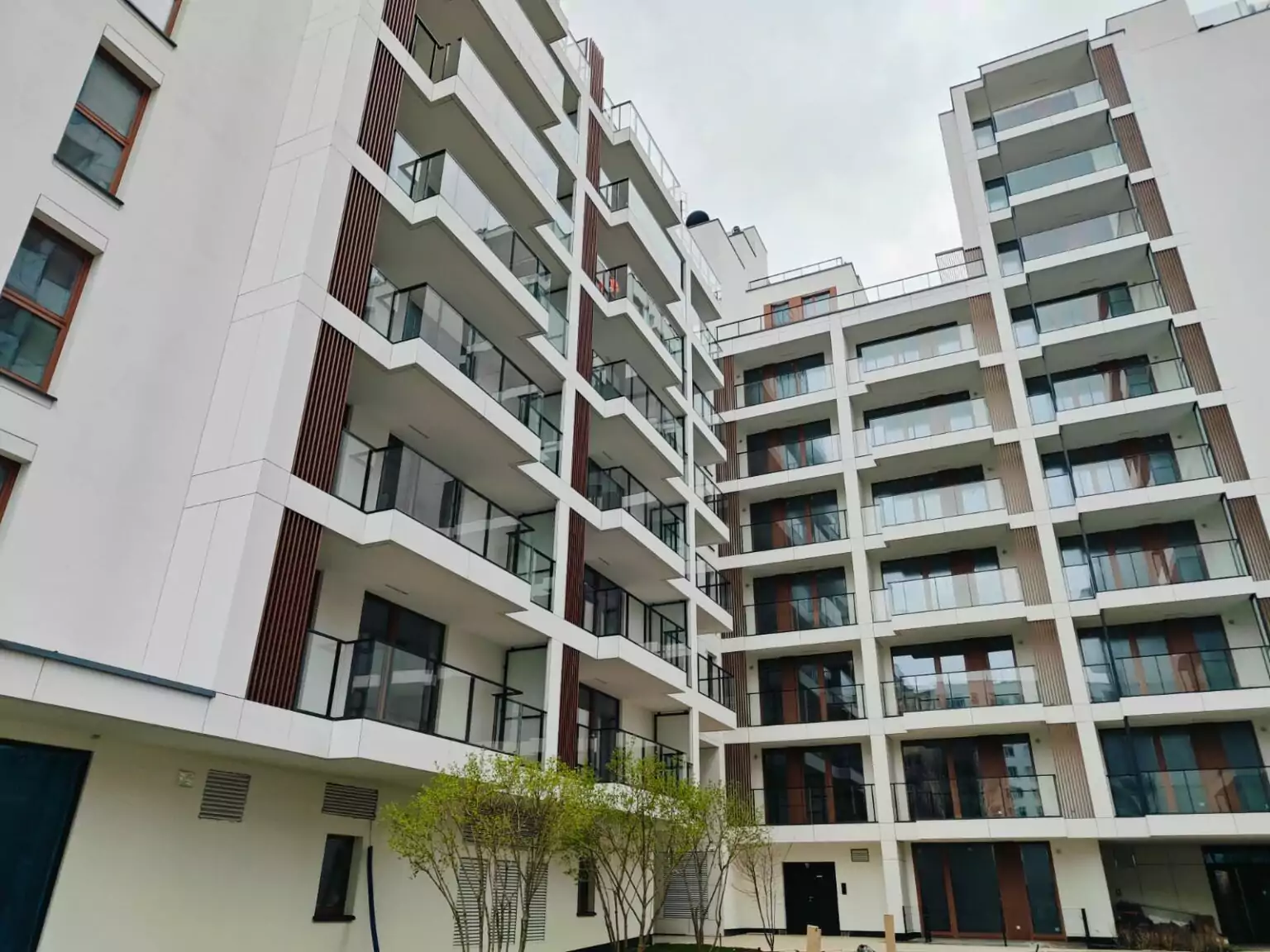 balustrady zewnętrzne, balustrady szklane, szklane zewnętrzne, balustrady ze szkła, balustrady zewnętrzne wykonane ze szkła, balustrady szklano stalowe