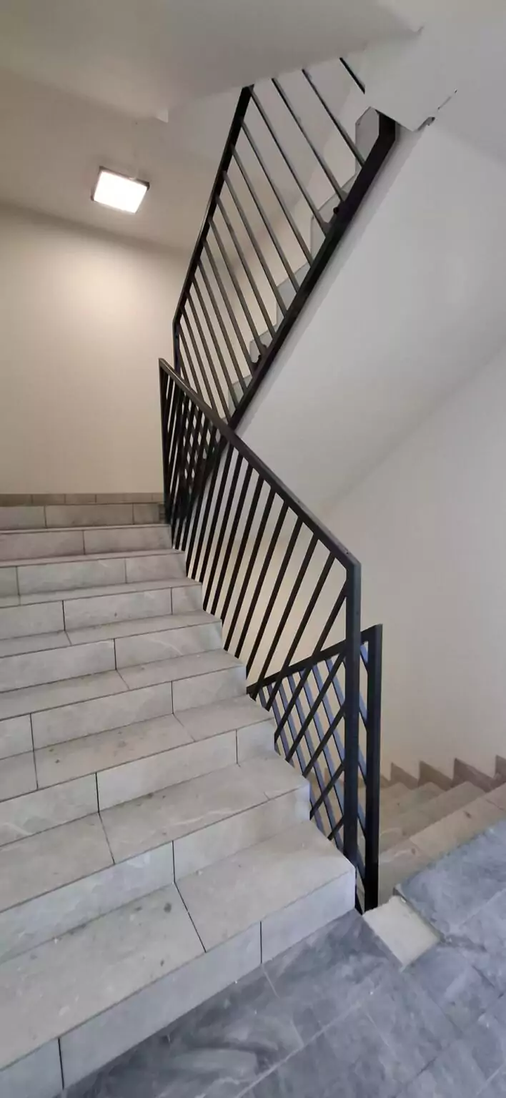 balustrada, balustrada schodowa, balustrada wewnętrzna, balustrada malowana, balustrada proszkowa, malowana proszkowo