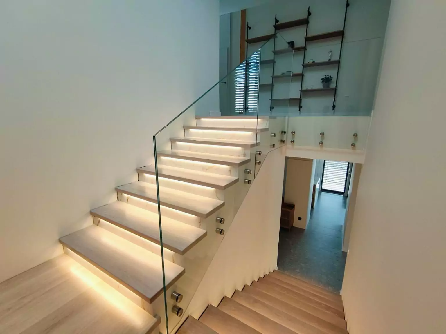 balustrada, balustrada szklana, balustrada samonośna szklana, balustrada wewnętrzna szklana, bezpieczna balustrada szklana, balustrada schodowa szklana