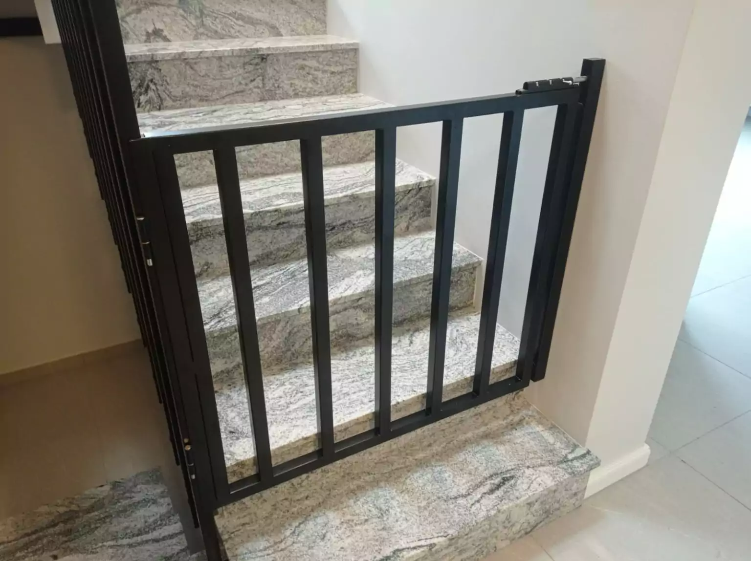 balustrada, balustrada schodowa, balustrada wewnętrzna, balustrada malowana, balustrada proszkowa, malowana proszkowo